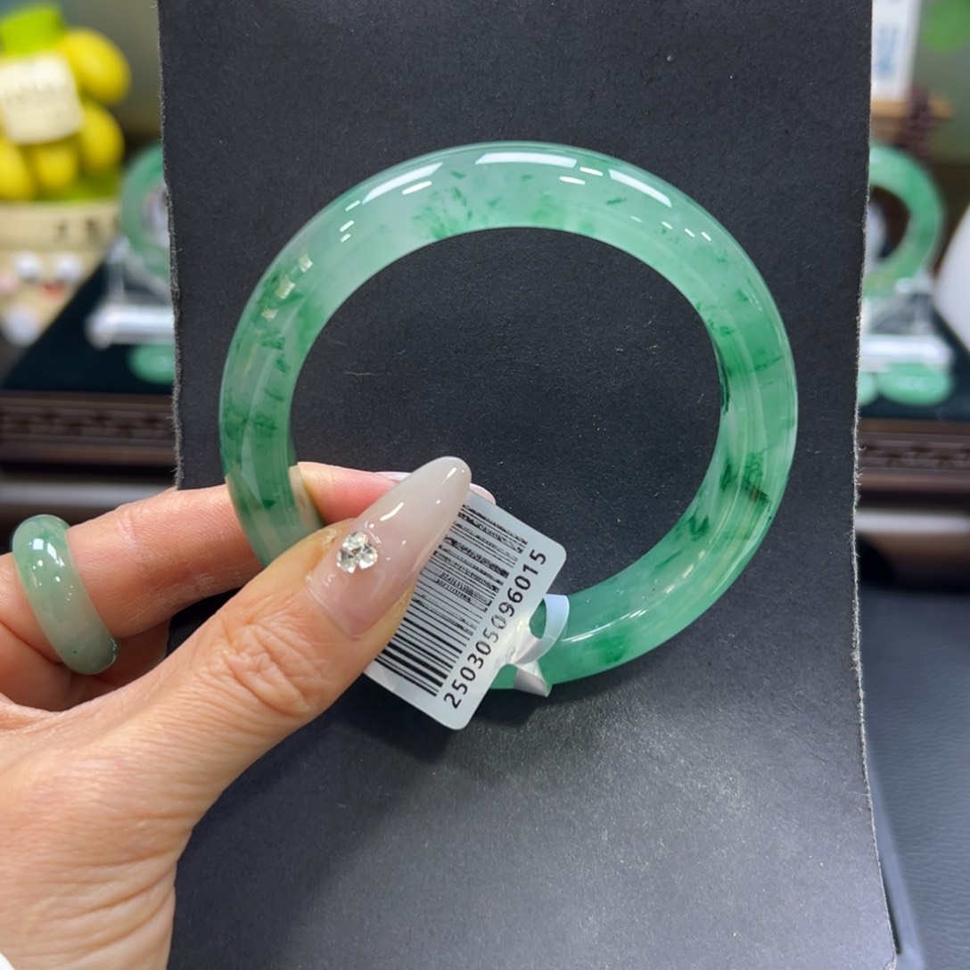 石英质玉（非洲翠）未镶嵌手镯60-61