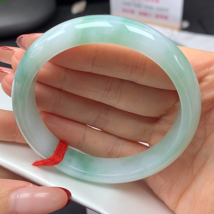 翡翠手镯未镶嵌59整圈