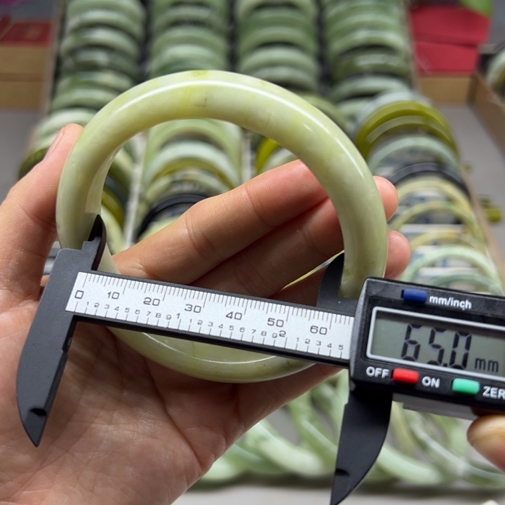 蛇纹石玉未镶嵌手镯10