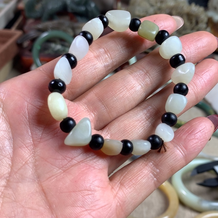 和田玉（糖玉）未镶嵌手镯