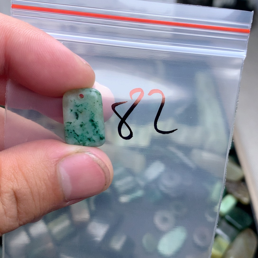 蘭***贵独山玉未镶嵌珠宝半成品