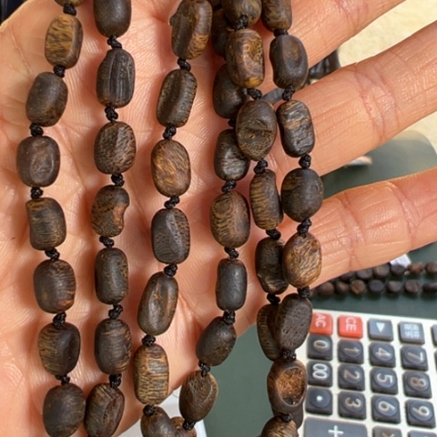 沉香手串蓝宝石沉水15克卡0.5多样性发1条