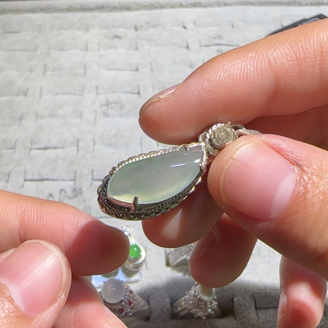 翡翠未镶嵌戒指翡翠