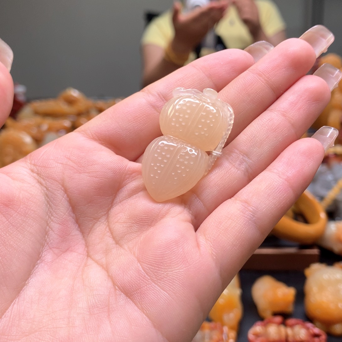 石英质玉（黄龙玉）未镶嵌挂件