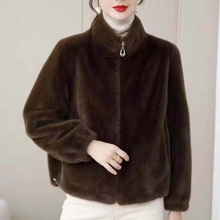 新款2025正品北极貂短款加厚外套中老年女士妈妈装秋冬冬季貂绒