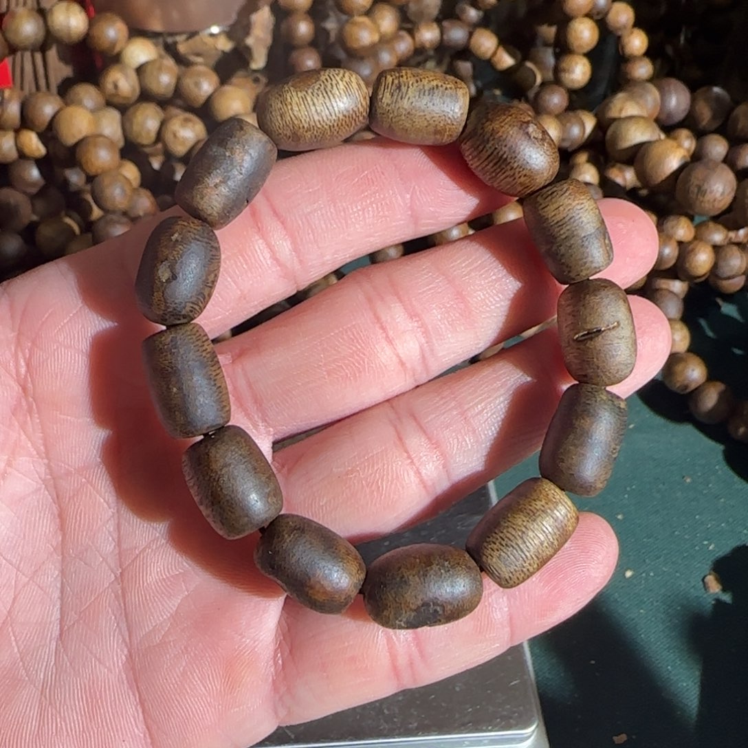 沉香碎屑沉香棋楠虫漏留疤