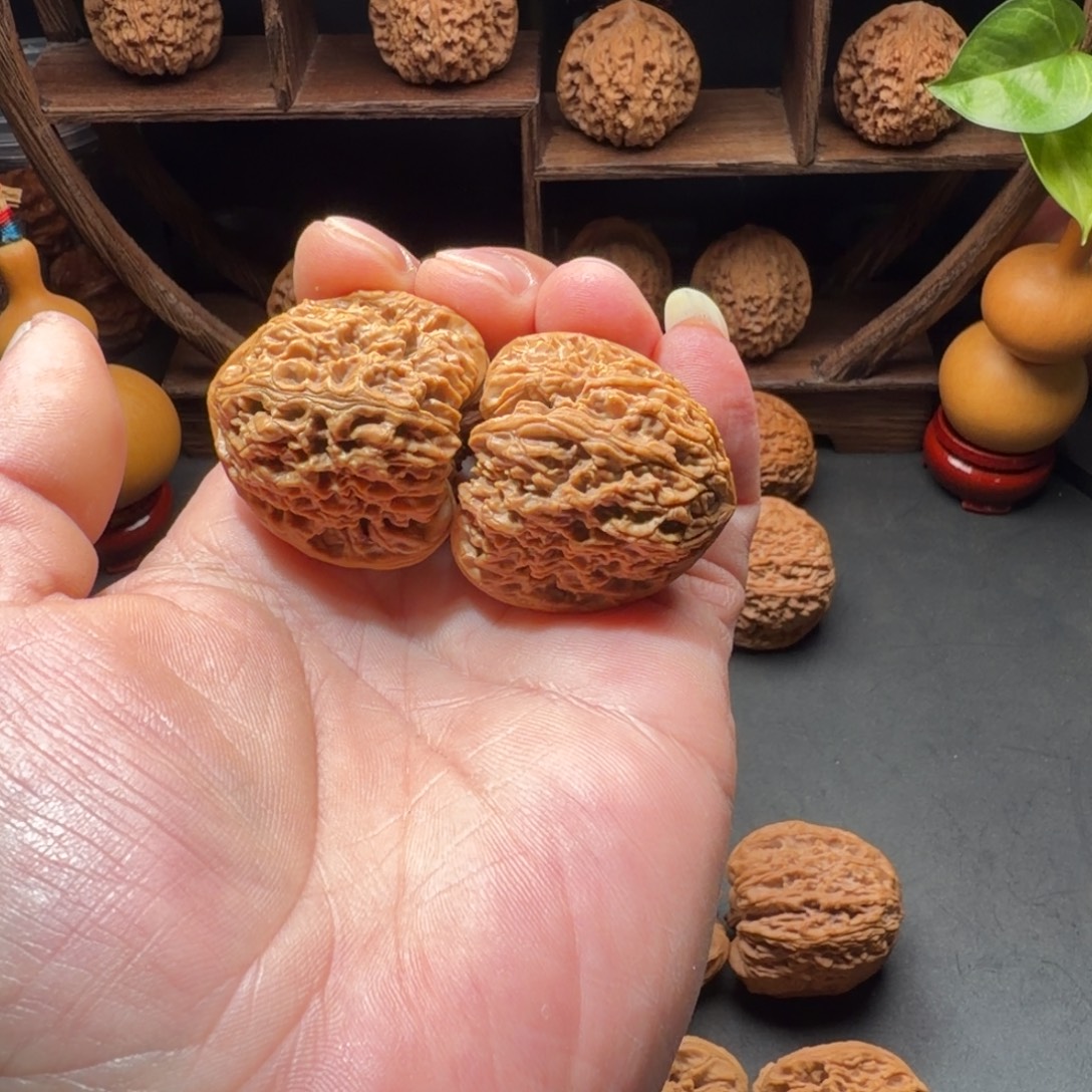 把件文玩核桃南疆石三角桩型尺寸38