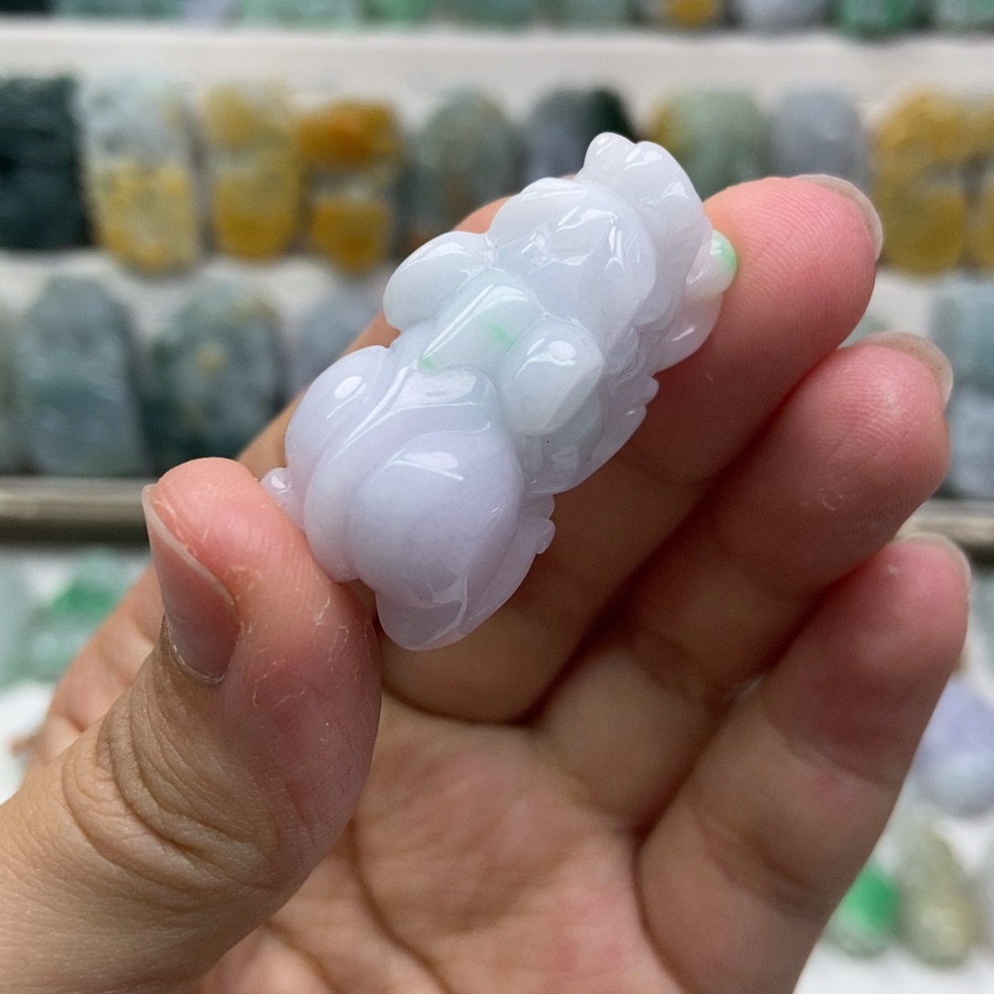 翡翠未镶嵌吊坠(赠链)