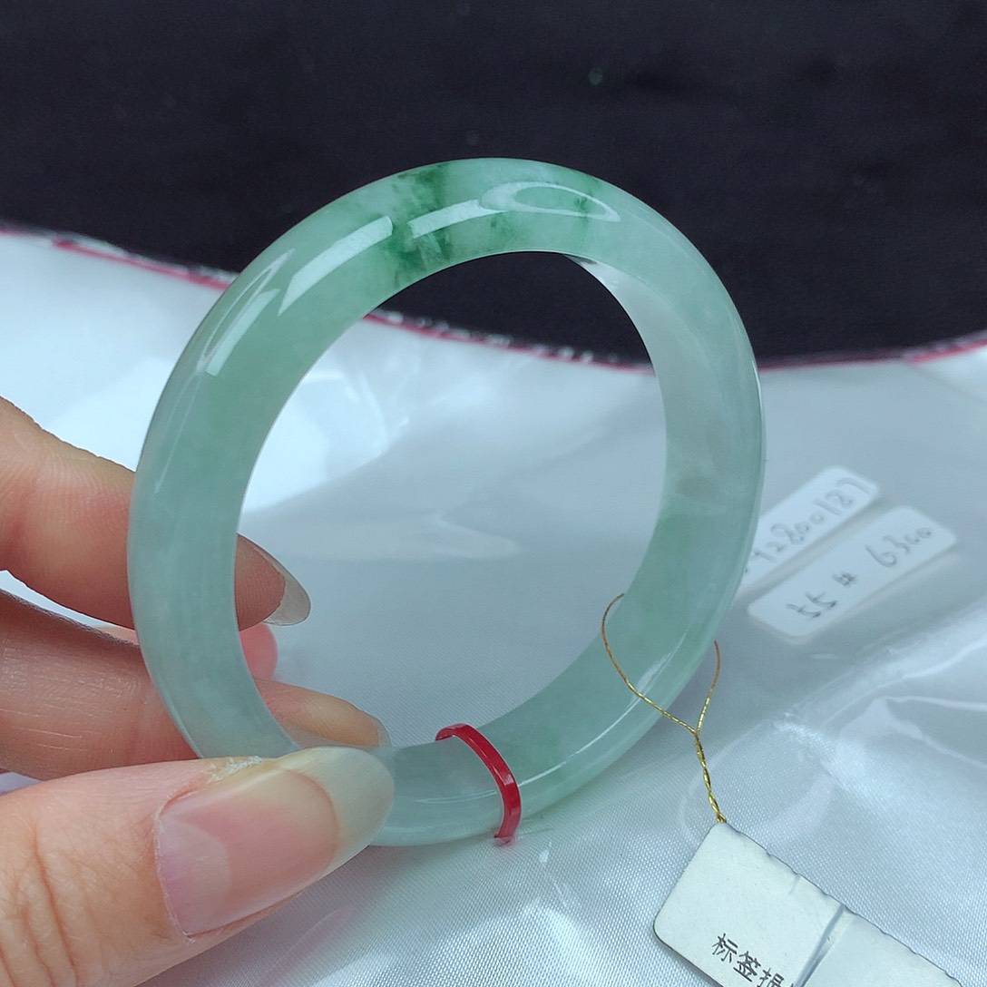 翡翠手镯未镶嵌55圈187