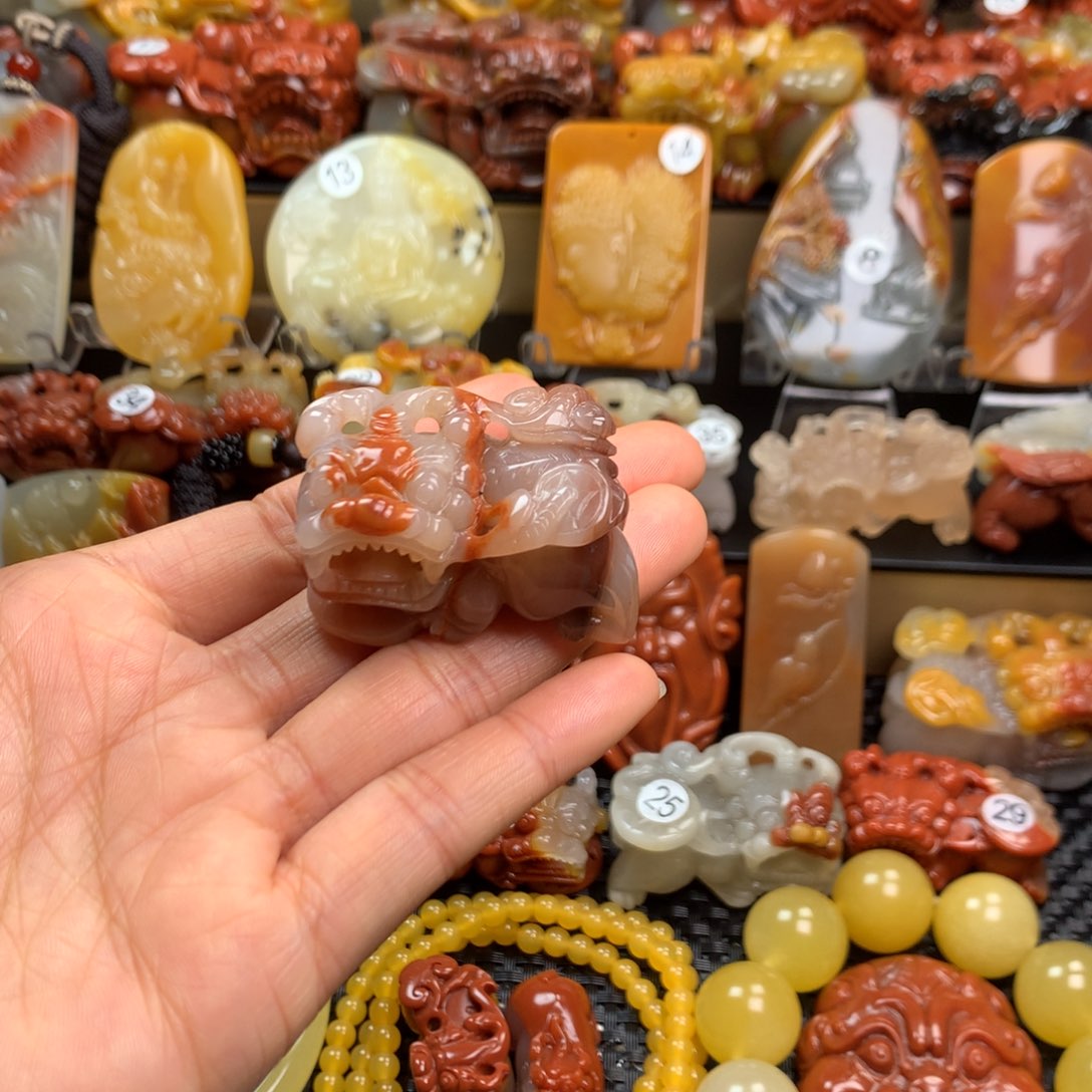 石英质玉（黄龙玉）挂件未镶嵌