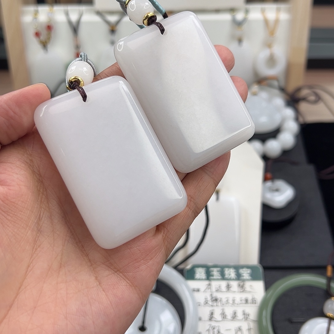 石英质玉（金丝玉）未镶嵌金丝玉