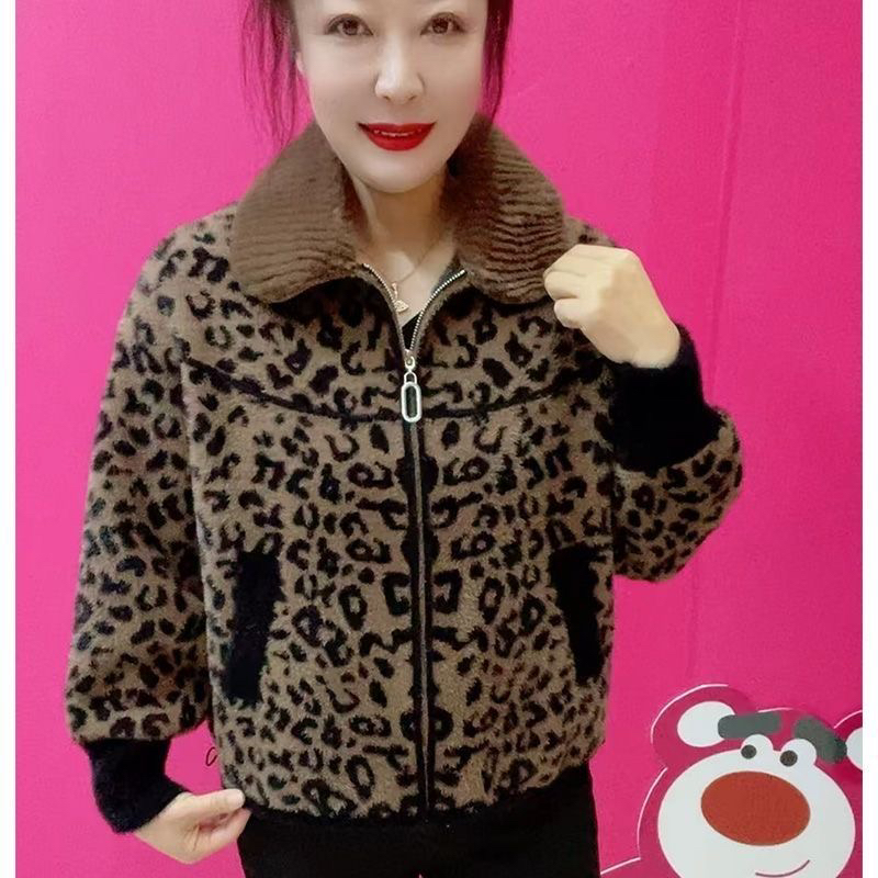 冬季新款豹纹加厚时尚妈妈装中老年女装宽松短款外套洋气休闲