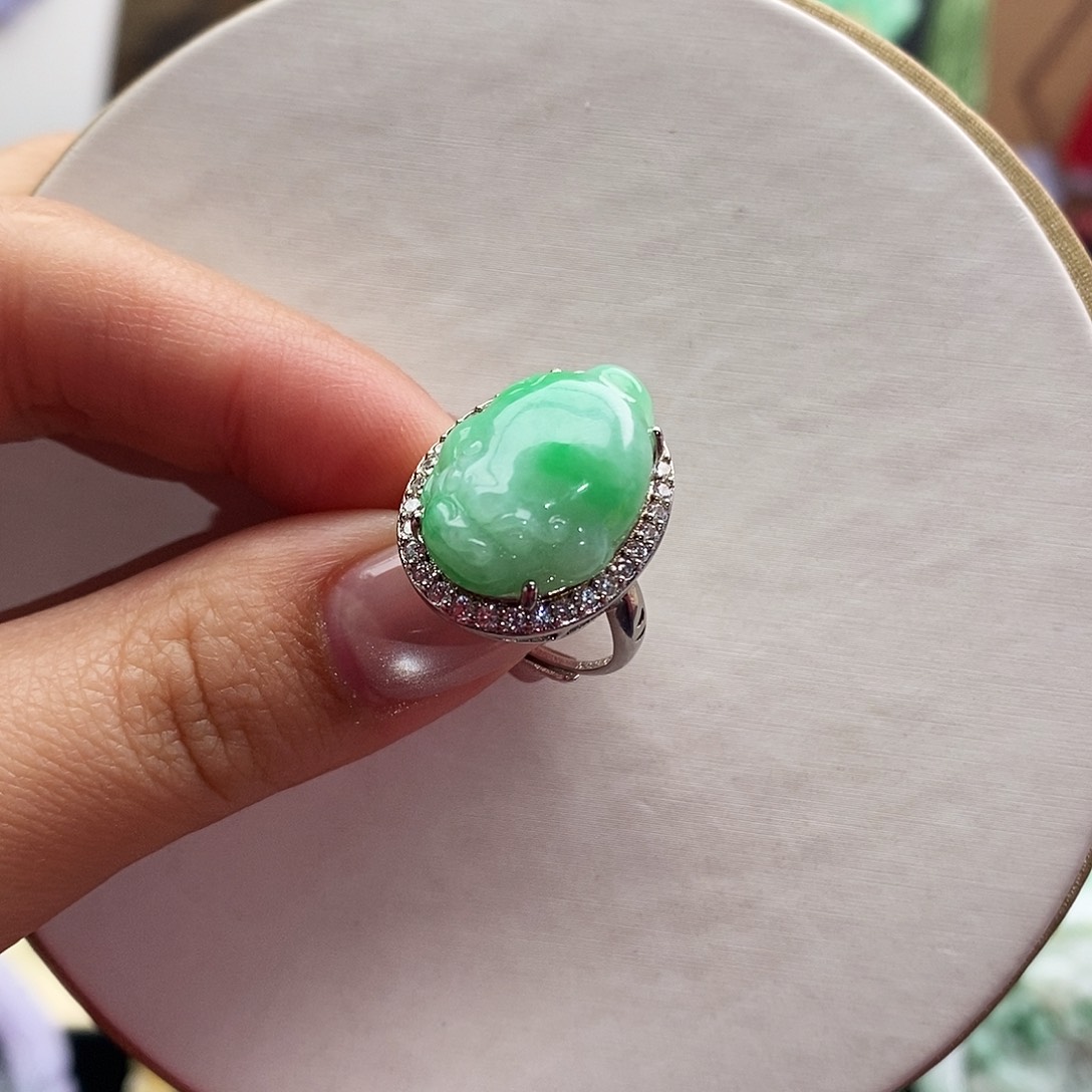 翡翠未镶嵌戒指戒指