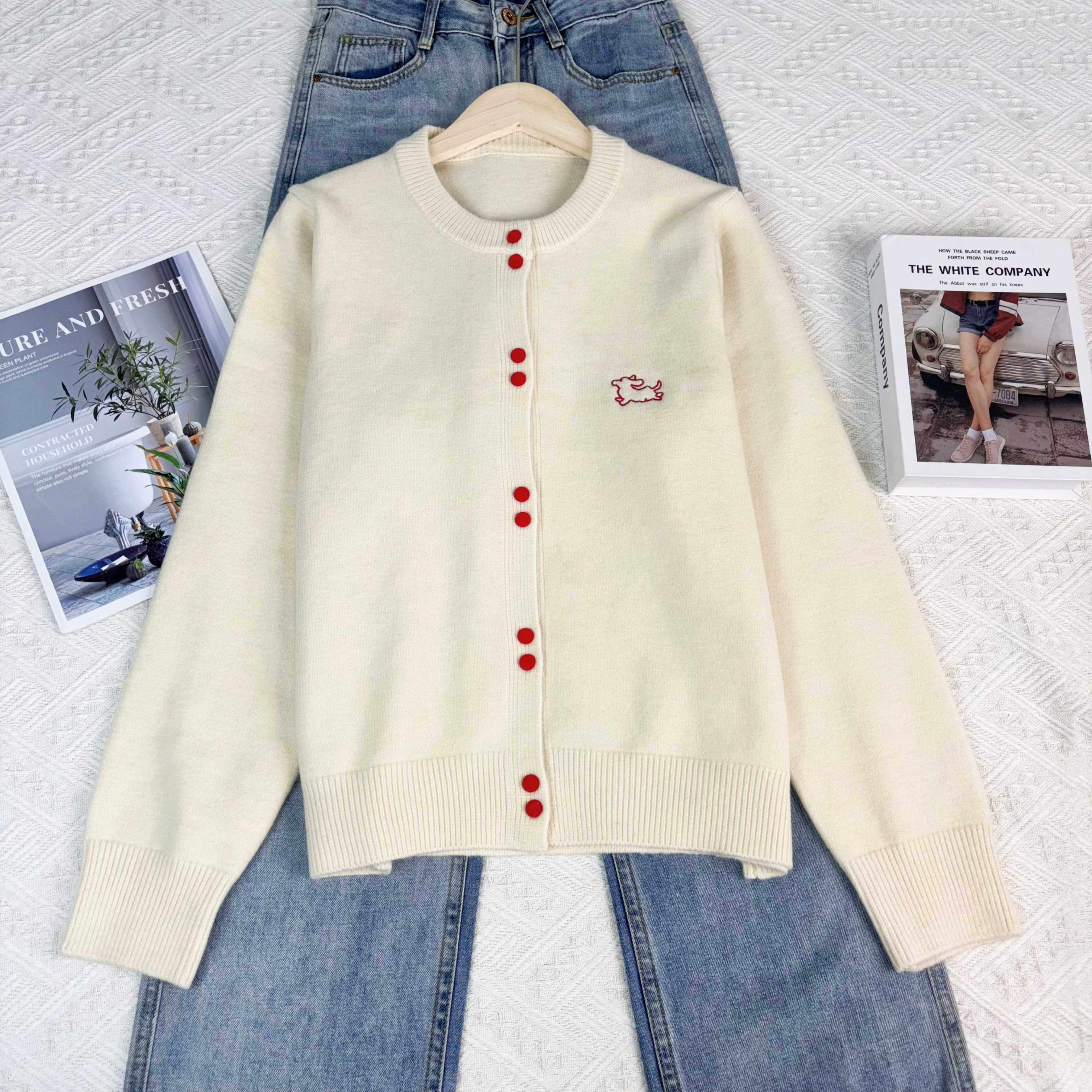 玲姐定制-圆领双扣设计感图案款针织开衫513628