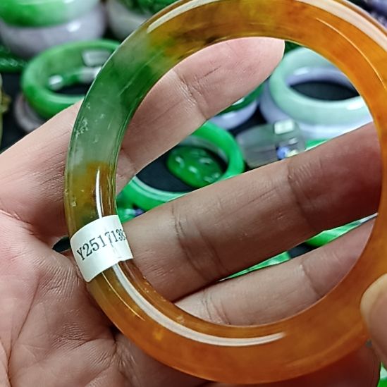 倾***城翡翠挂件未镶嵌翡翠