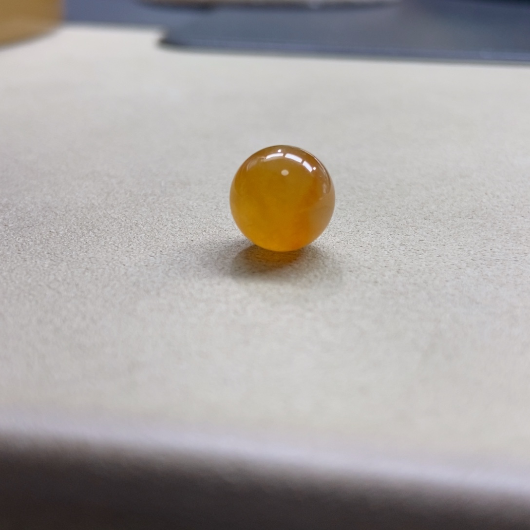 翡翠颈饰未镶嵌蜜糖黄满色圆珠10.7mm