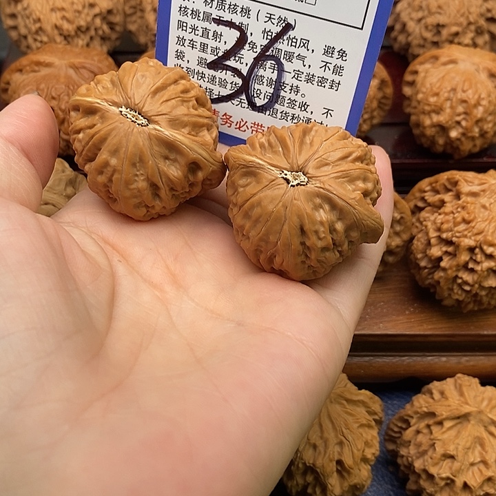 吊坠桃核铁锤狮子头41