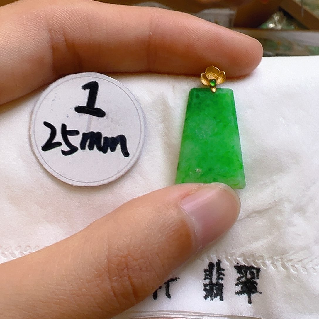 翡翠颈饰18K金镶嵌翡翠