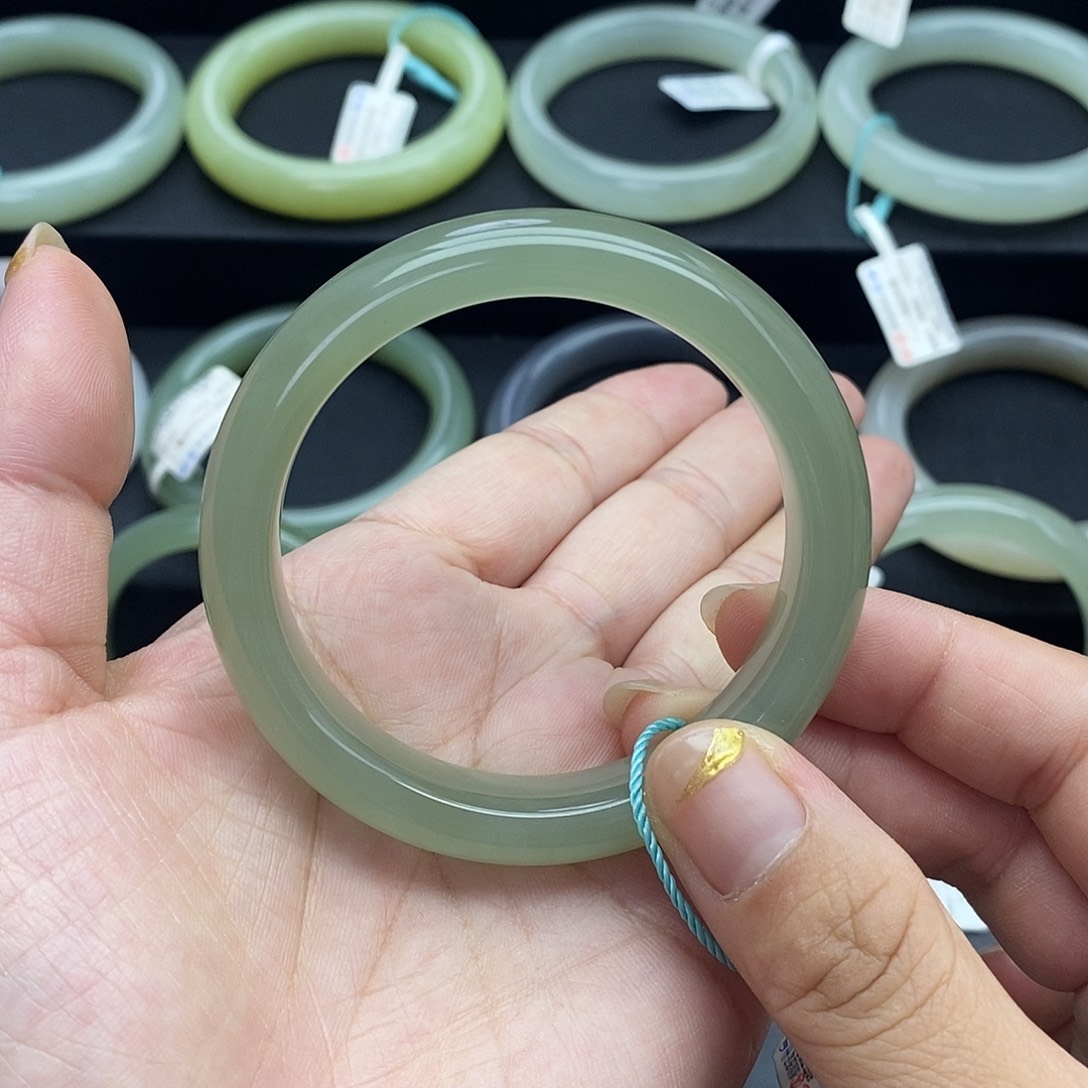 未镶嵌手镯和田玉52.53