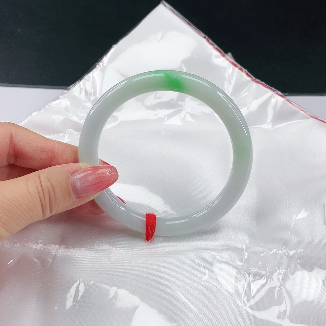 翡翠手镯未镶嵌翡翠242