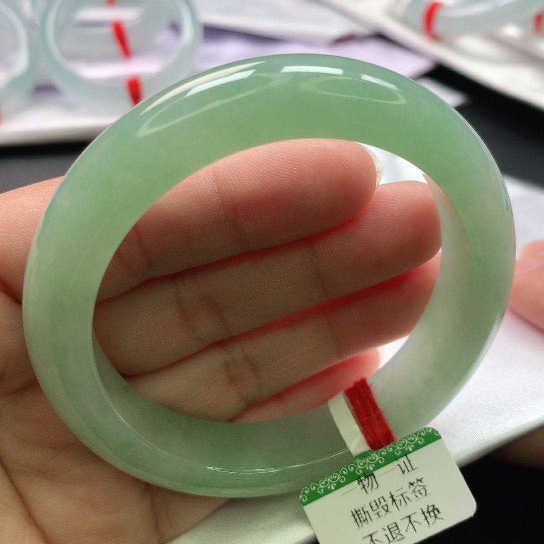 翡翠手镯未镶嵌缅甸55.56