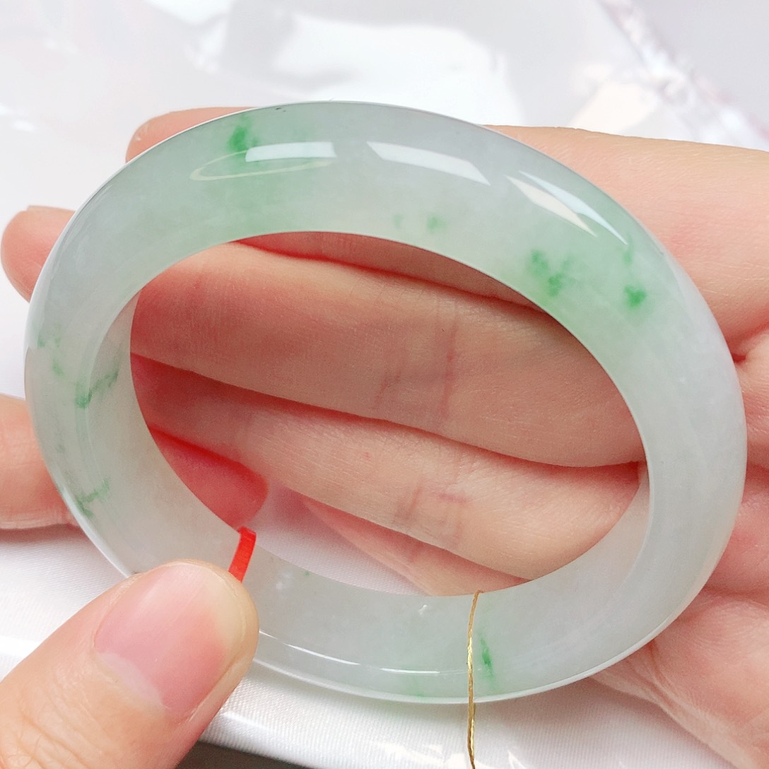 翡翠手镯未镶嵌抖音700