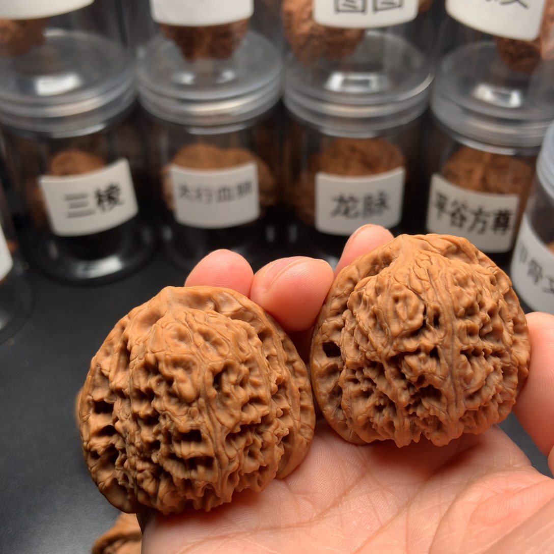 吊坠文玩核桃真**蛋南疆石44