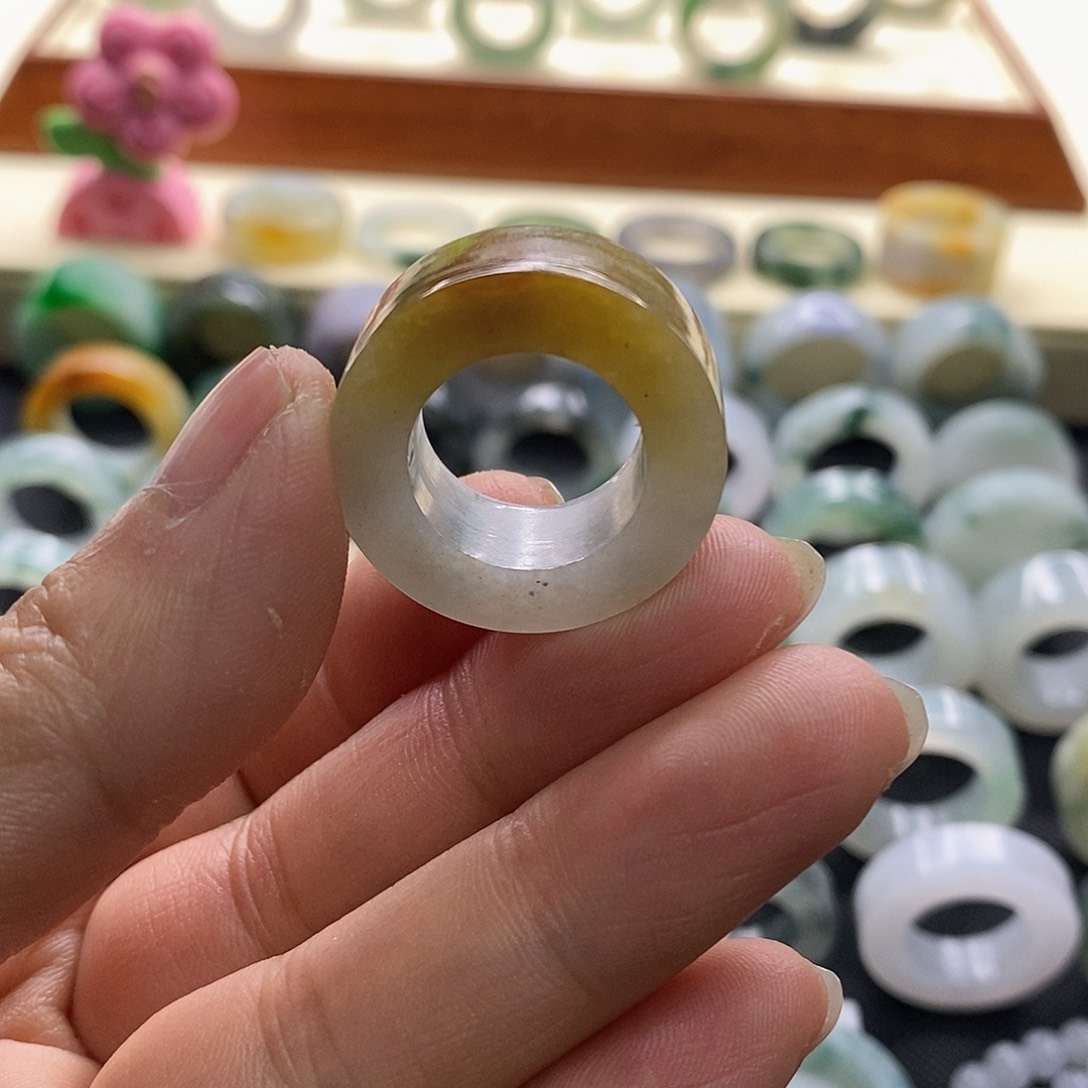 定制翡翠未镶嵌翡翠