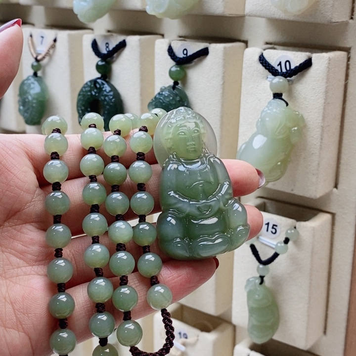 疯***哥和田玉未镶嵌颈饰