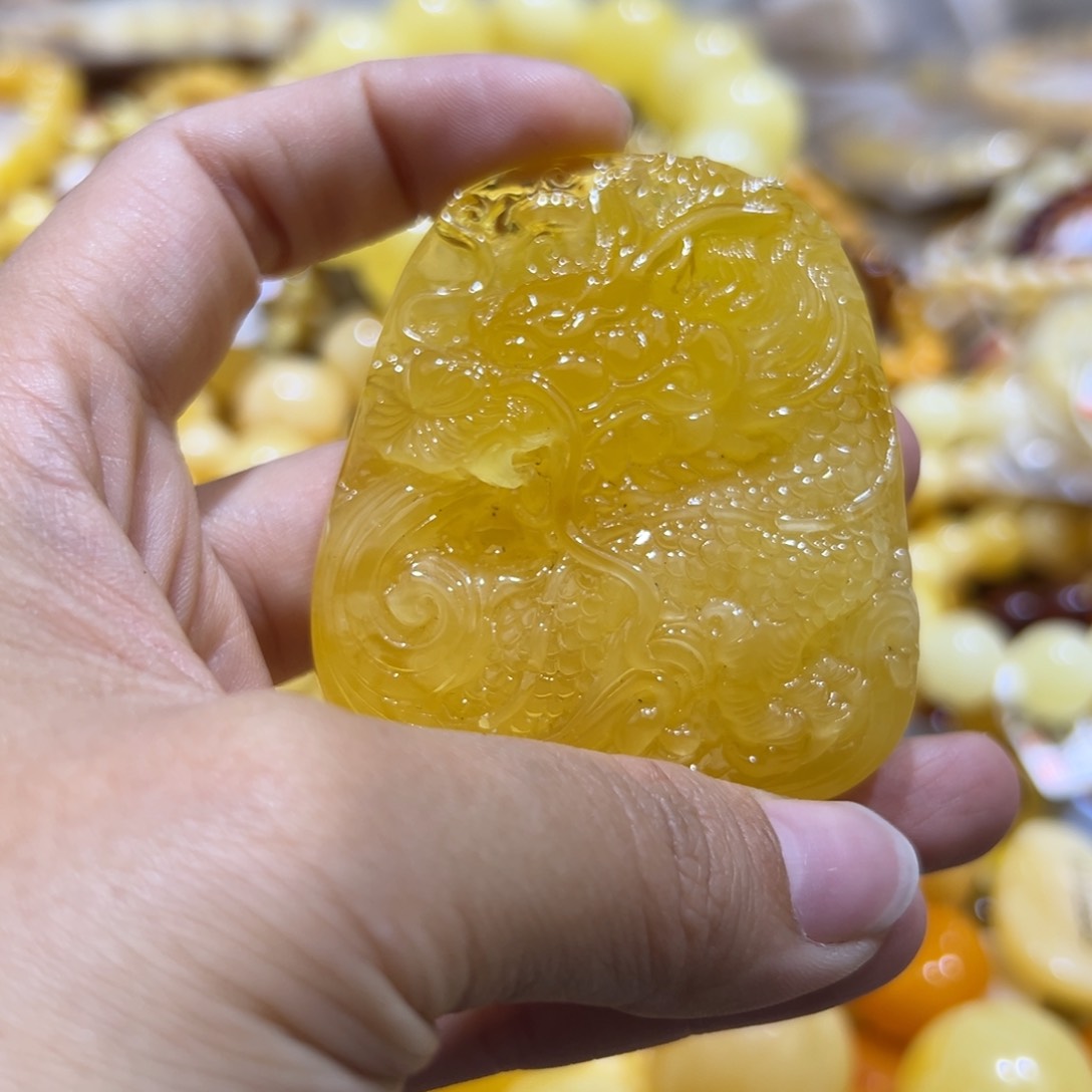 琥珀珠宝奇石未镶嵌