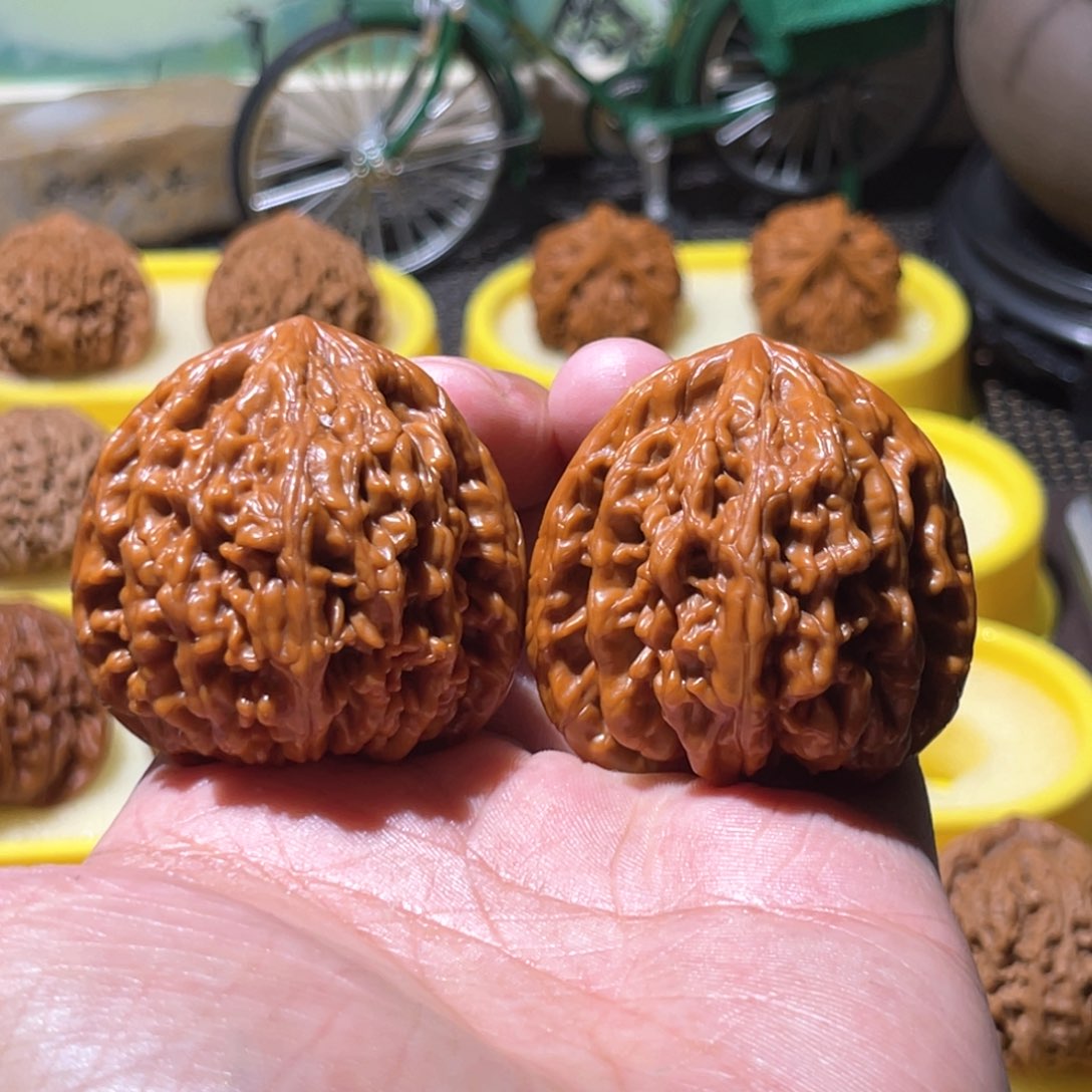 文玩核桃吊坠44虎头王