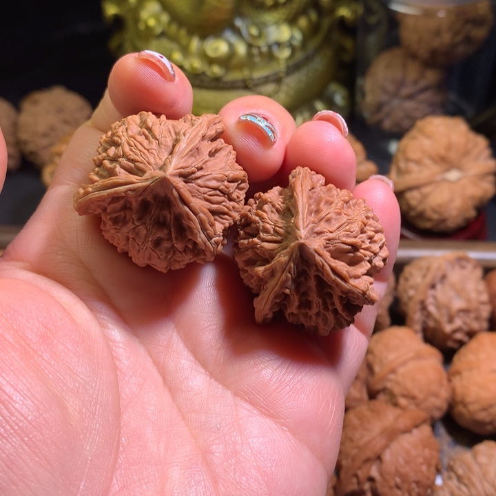 文玩核桃吊坠盘山三楞