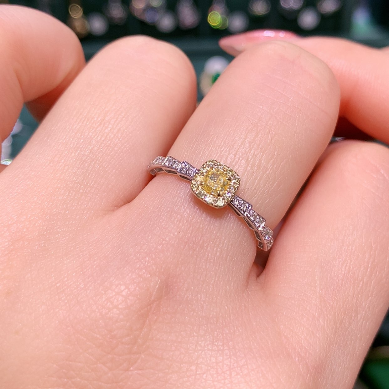 【闪购商品】钻石戒托18K金镶嵌戒指