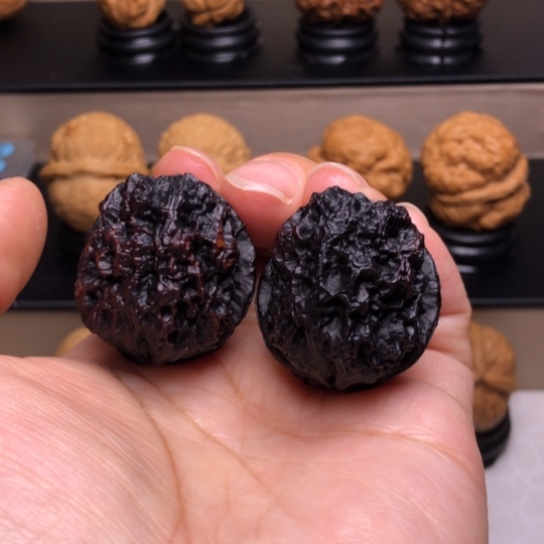 文玩核桃把件麒麟地闷29