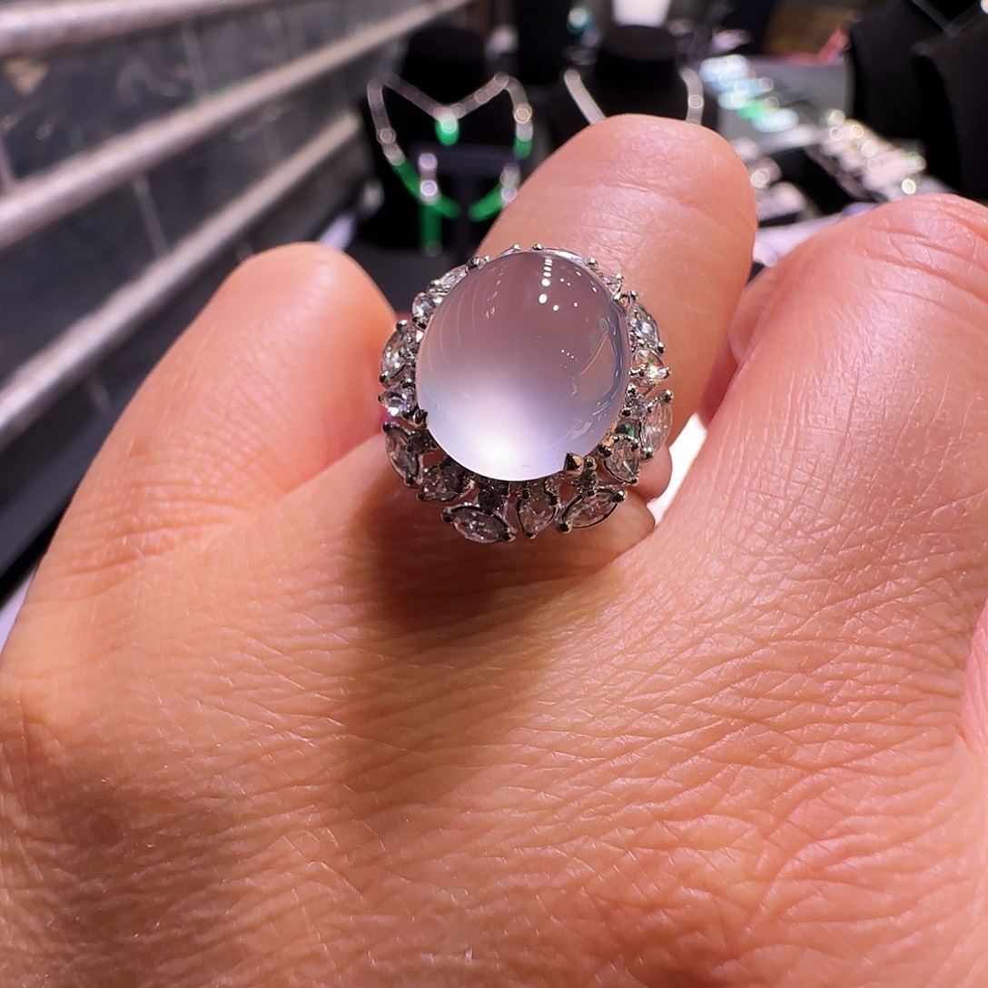 翡翠18K金镶嵌戒指