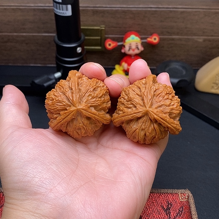 弓***←把件文玩核桃白奔
