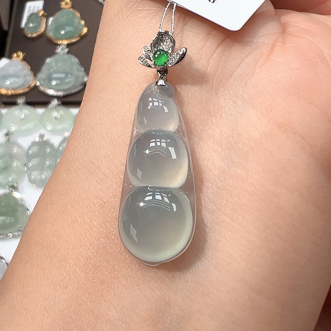 翡翠18K金镶嵌吊坠(不含链)福豆
