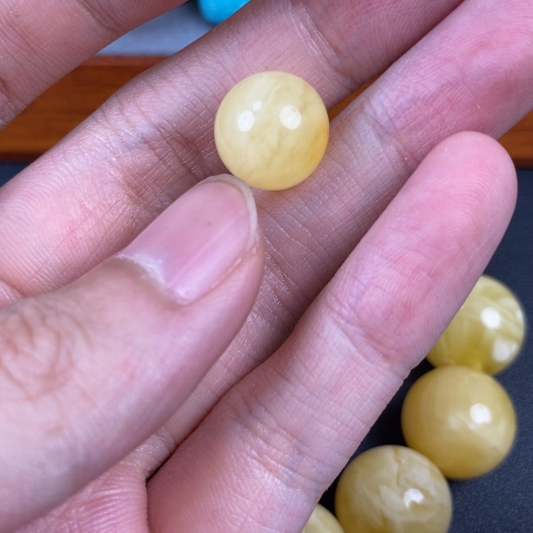 琥珀未镶嵌珠宝奇石40