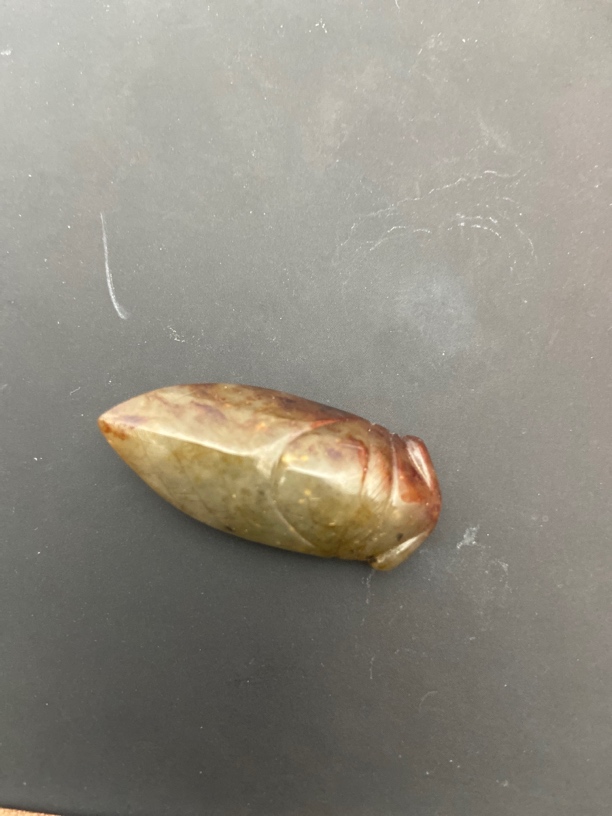 如图所示精美配饰