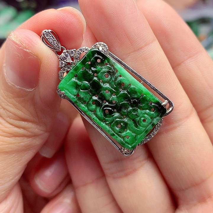 翡翠颈饰银S925镶嵌翡翠