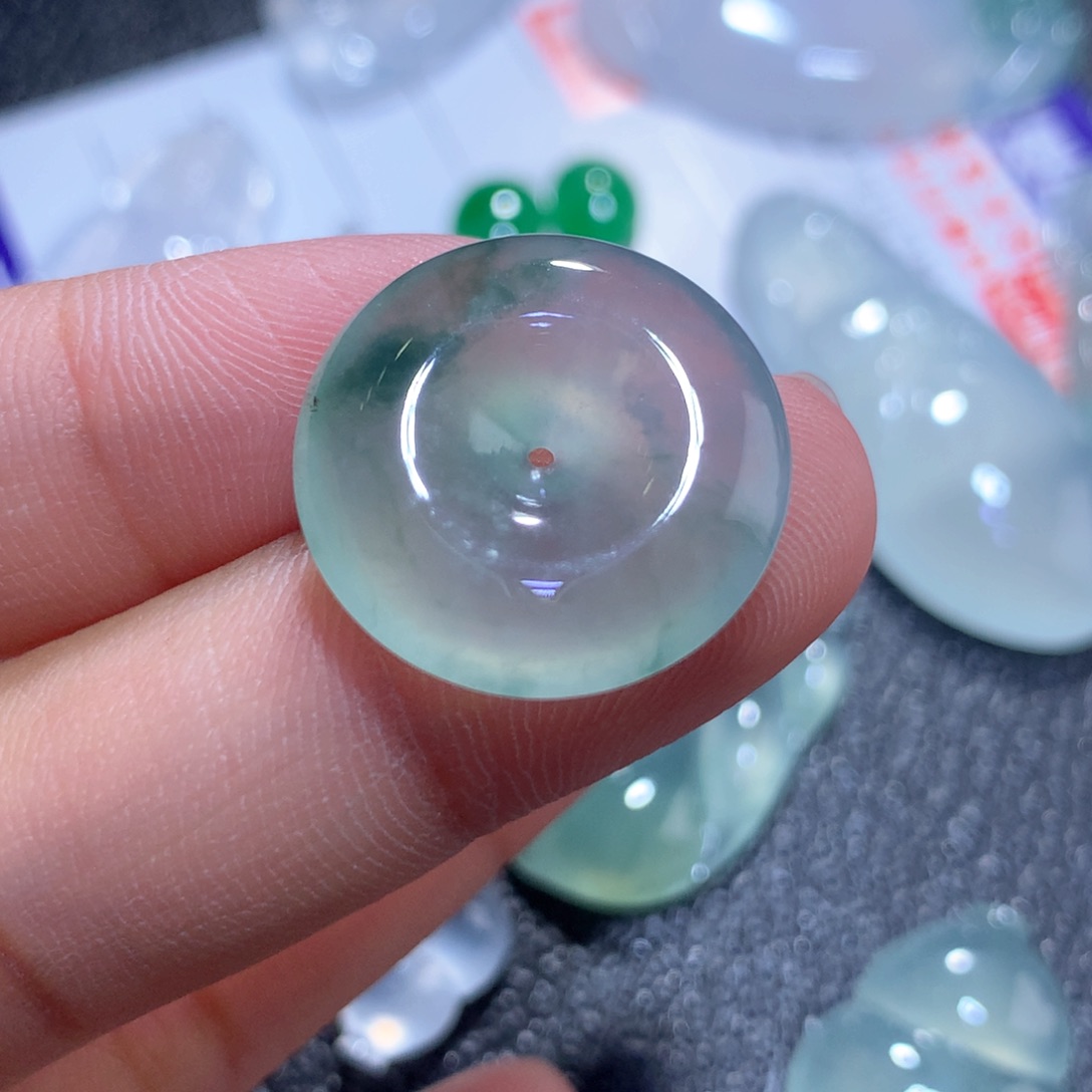 翡翠颈饰未镶嵌缅甸