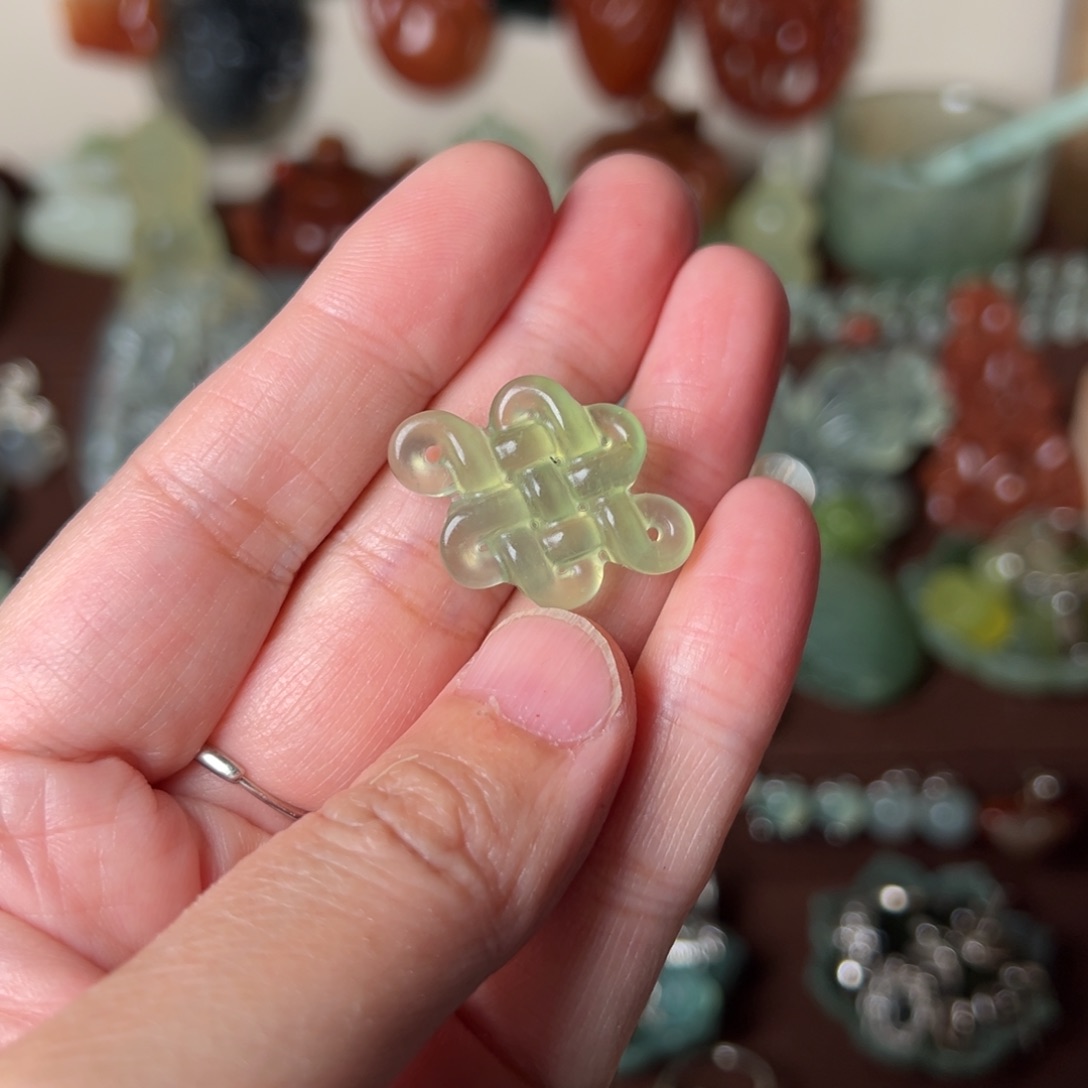 蛇纹石玉吊坠(赠链)未镶嵌