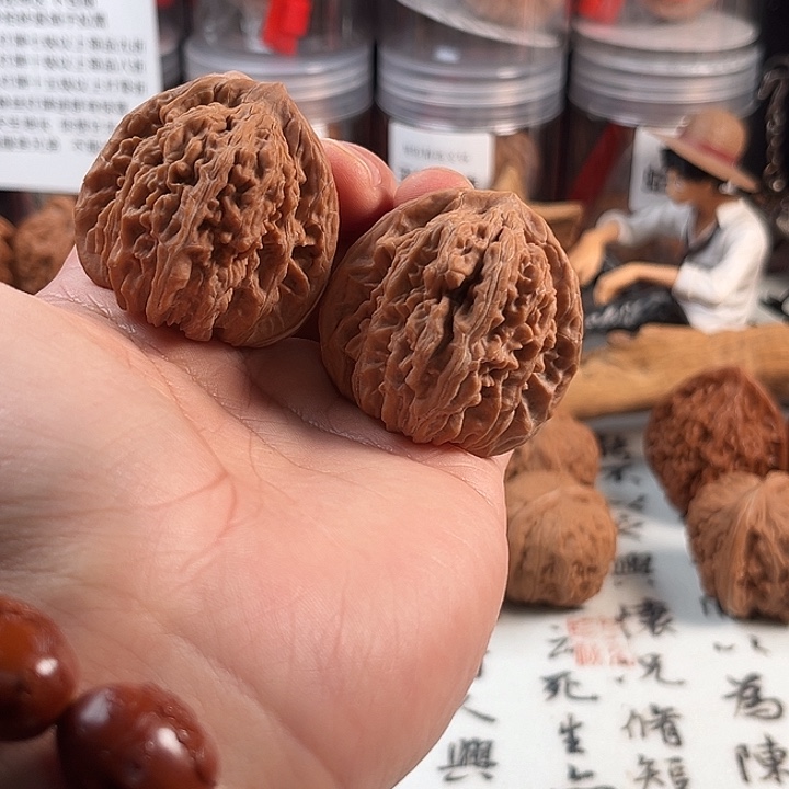 勇***鸡文玩核桃吊坠四座楼40尺全品