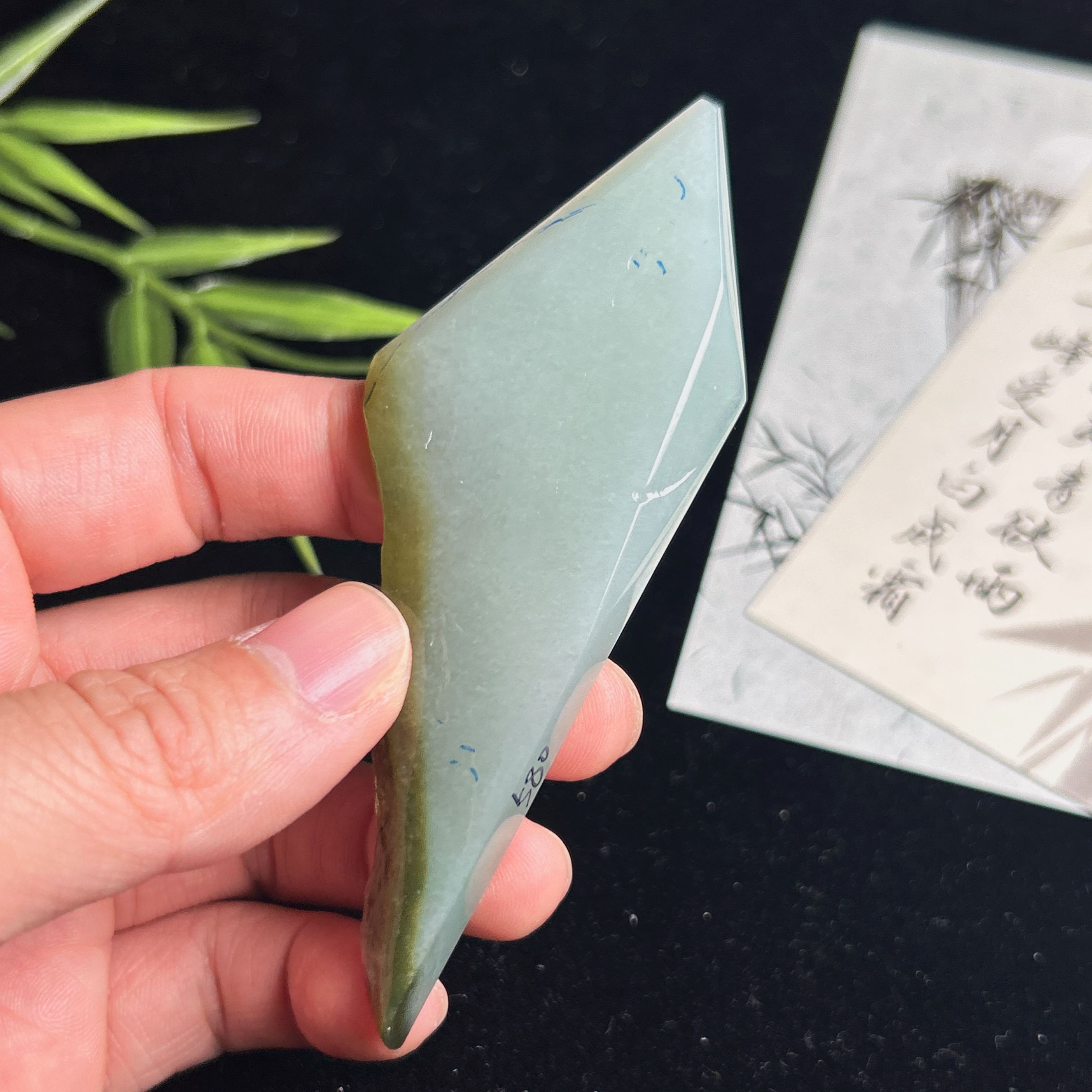 缅甸A货翡翠定制专用，黄翡，做人物，八大守护，尺寸38*28*5