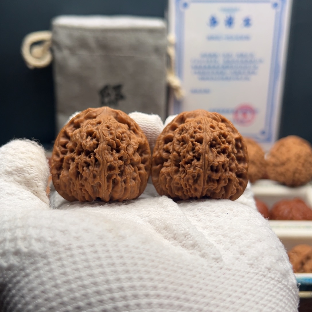 刘***兵文玩核桃把件逐鹿南疆42