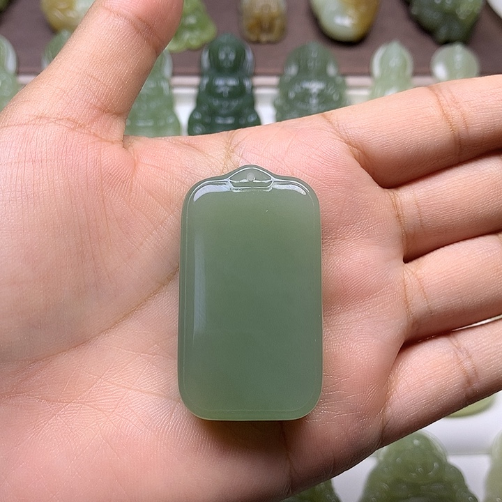 和田玉未镶嵌颈饰小*伴