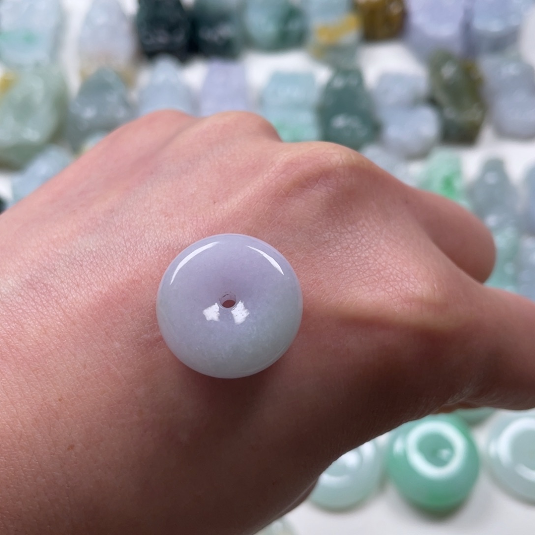 翡翠吊坠(赠链)未镶嵌