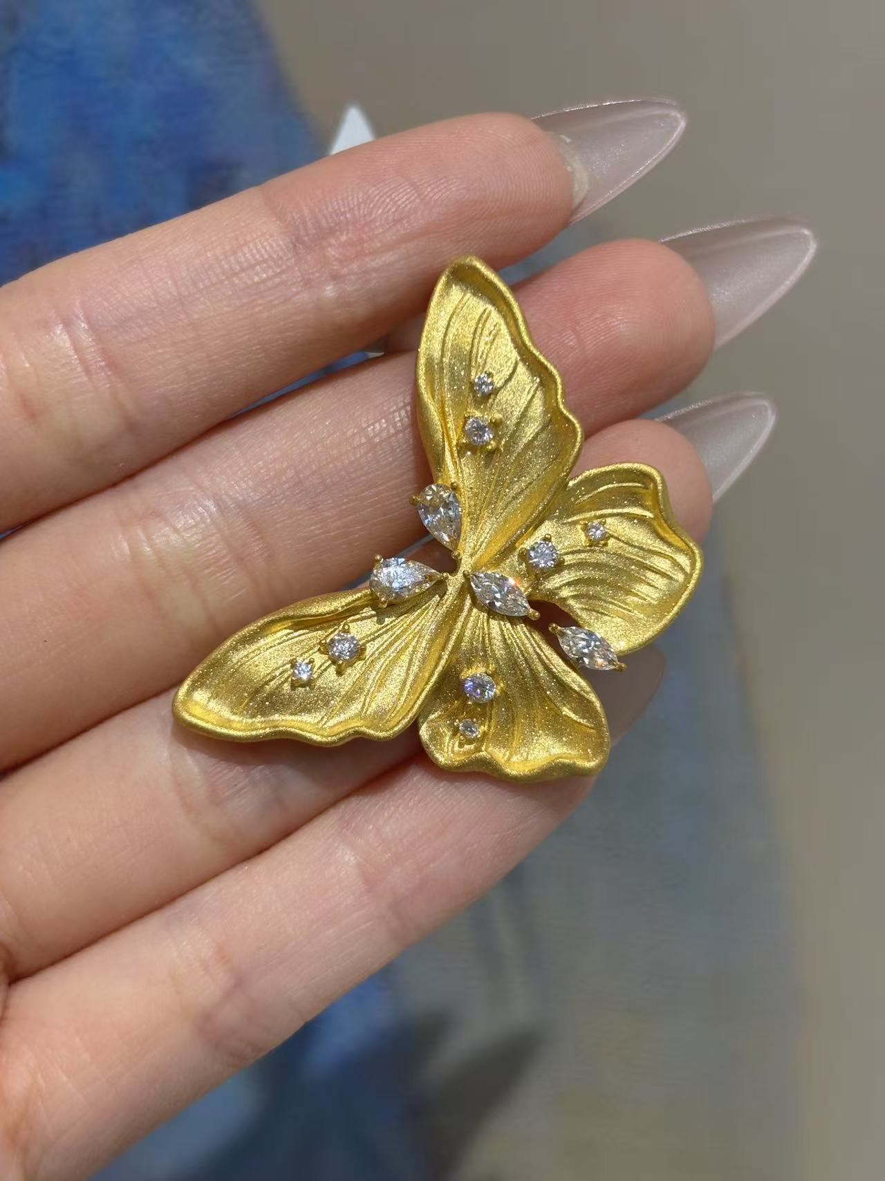 冰恋蝶闪闪足金吊坠