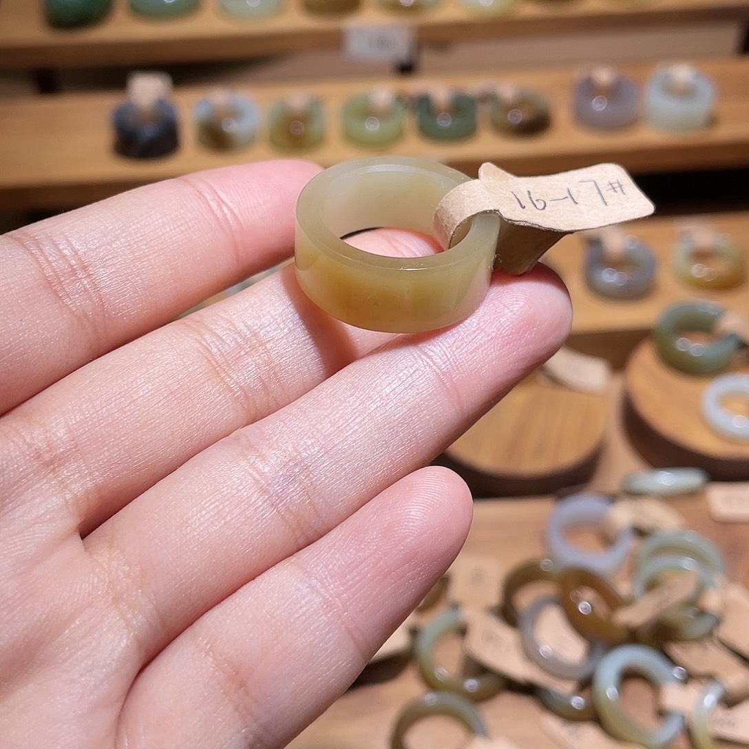 和田玉未镶嵌戒指17.8