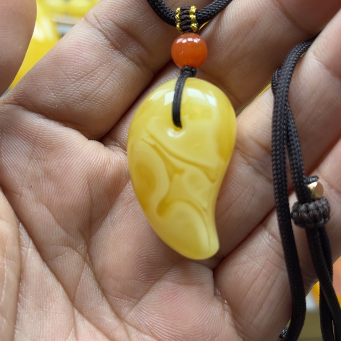 蜜蜡珠宝奇石未镶嵌